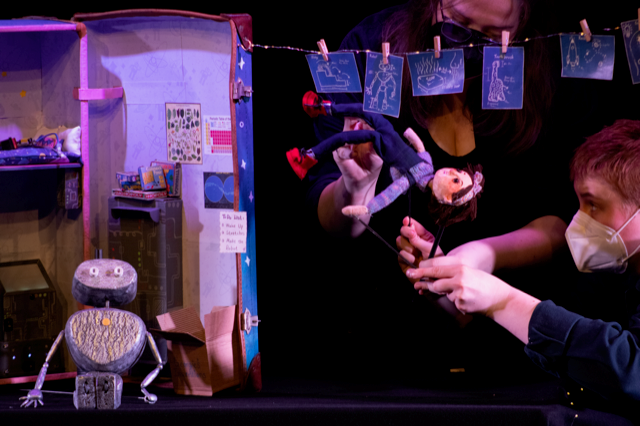 Georgie and Gadget - 2022 Little Angel Theatre, London. (Credit Lu Herbert)